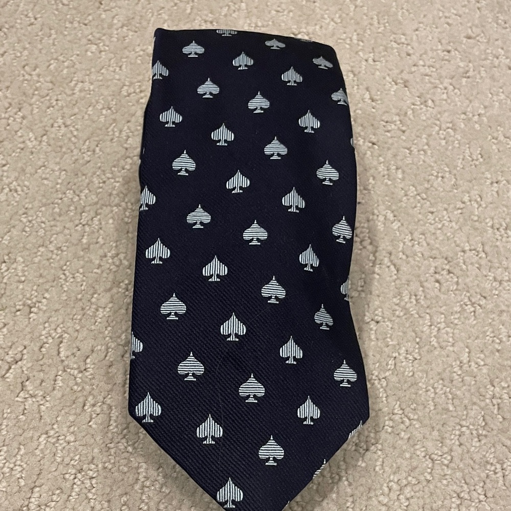Barney’s New York Elegant Navy Spade Pattern Tie CB